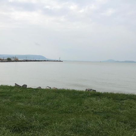 Nyaralo Balatonmariafuerdo Villa ภายนอก รูปภาพ