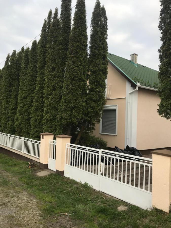 Nyaralo Balatonmariafuerdo Villa ภายนอก รูปภาพ