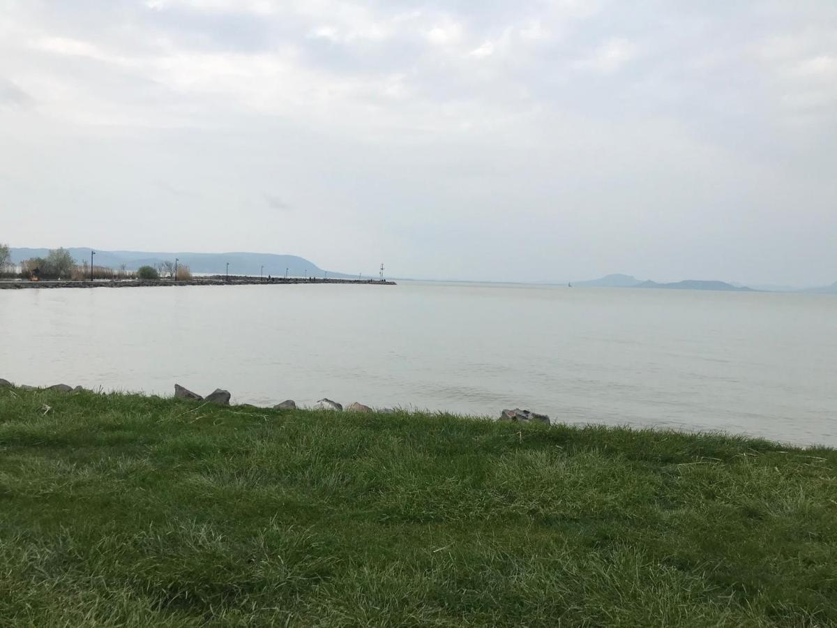 Nyaralo Balatonmariafuerdo Villa ภายนอก รูปภาพ